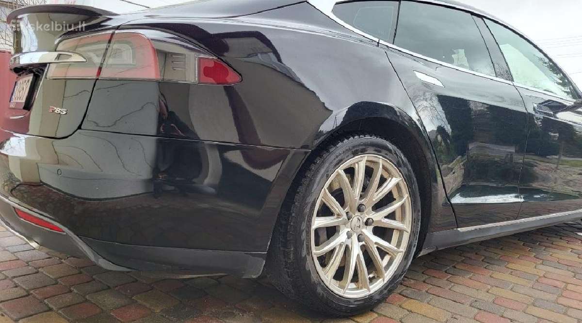 Tesla model S ,R19 ratllankiai su padangom - nuotraukos Nr. 11