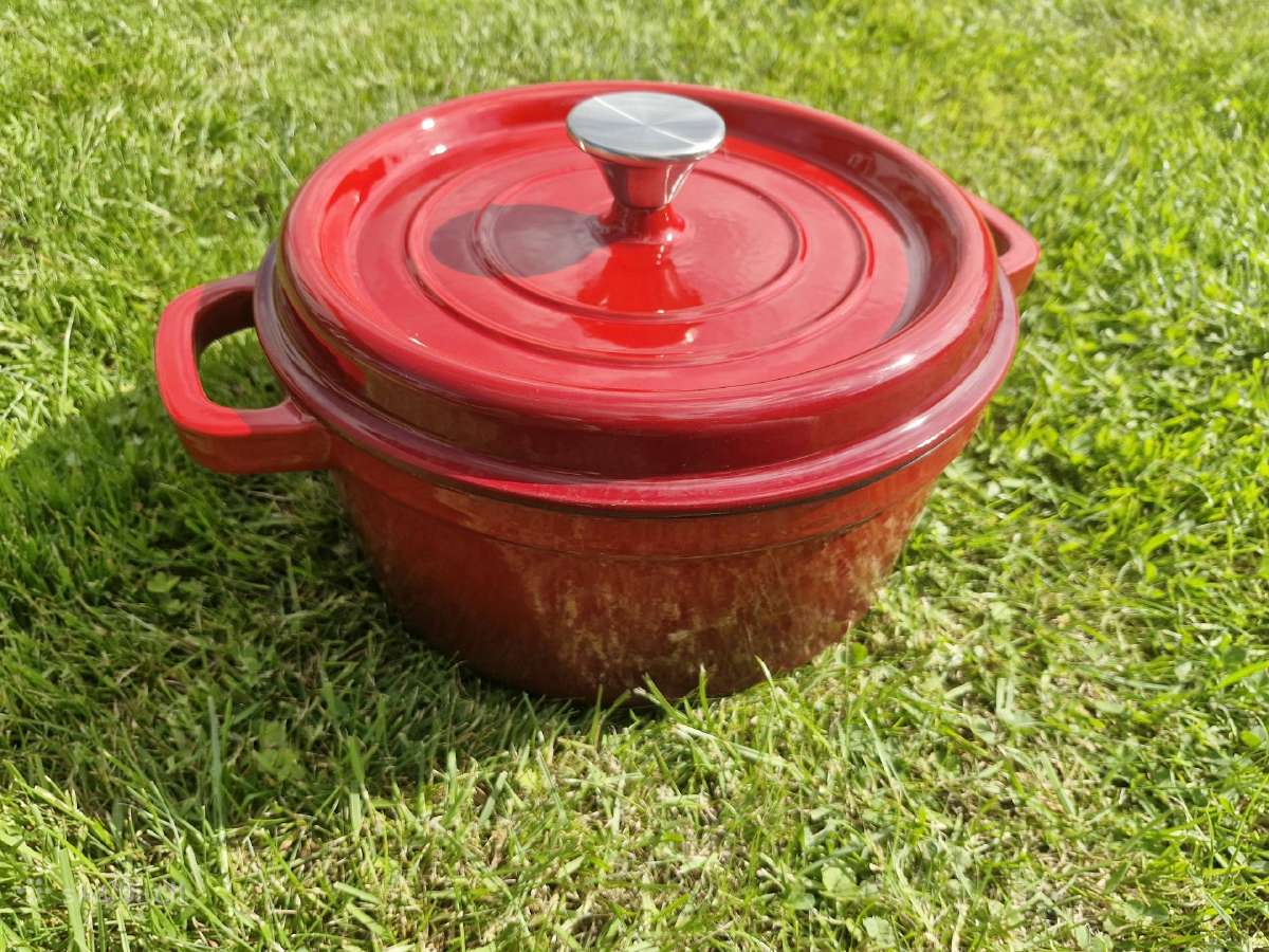Emaliuotas ketaus puodas 26 cm. 4,7 l