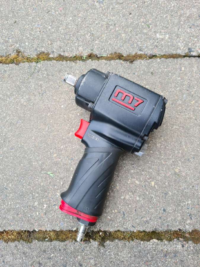Veržliasukis pneumatinis 1/2" 1356nm trumpas