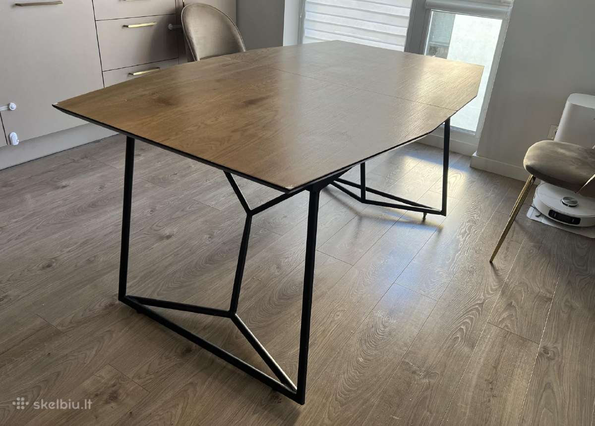 Išskleidžiamas valgomojo stalas Halmar Colombo