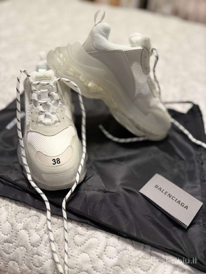 Balenciaga triple s