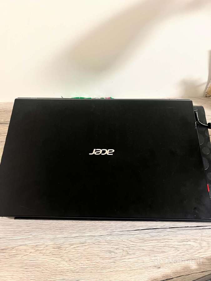 Mano Acer Aspire V3-722g