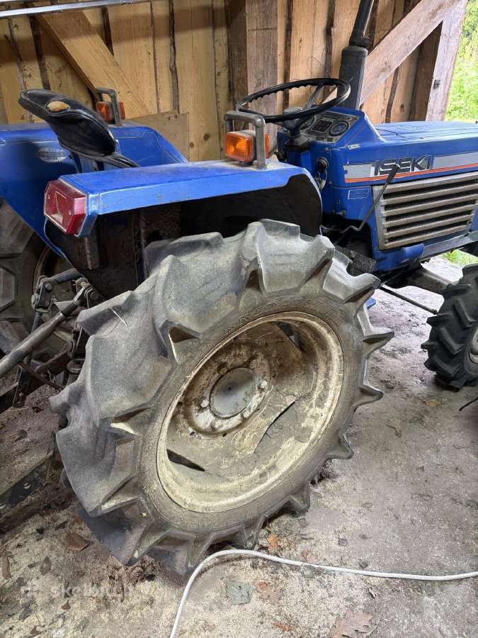 Traktoriukas Iseki Tu2100