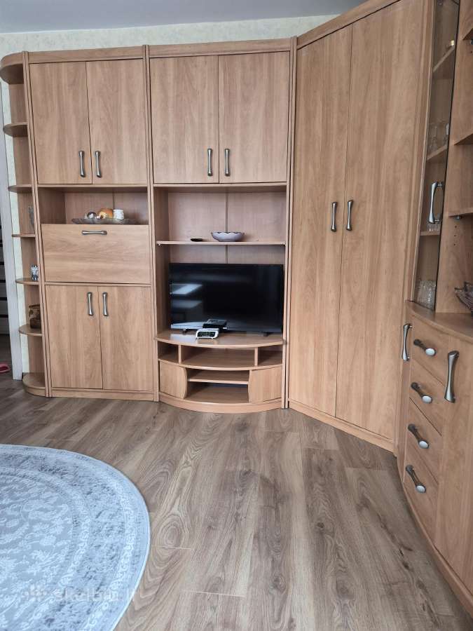 Parduodama sekcija-spinta