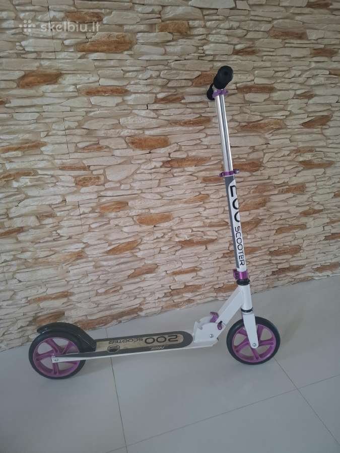 Sulankstomas paspirtukas.