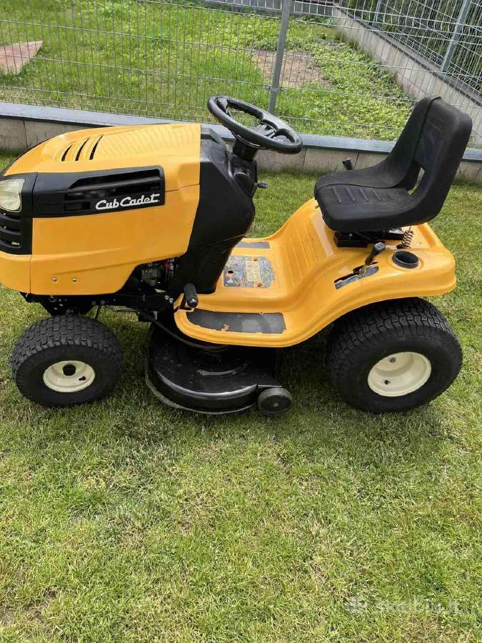 Sodo traktoriukas Cub Cadet Lt2