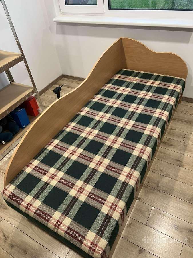 Viengulė tachta
