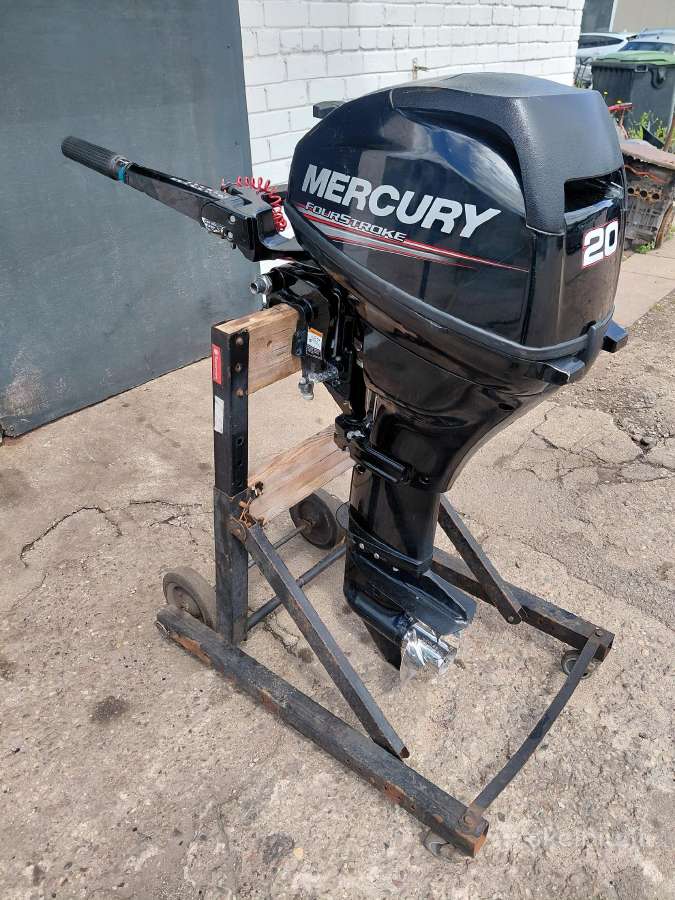 Parduodu Mercury 20ag 2017m. L koja.