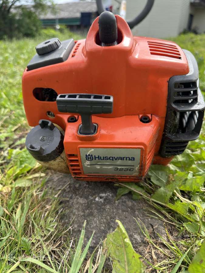 Husqvarna 323c trimeris