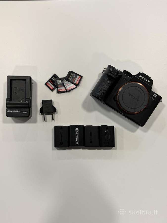 Sony a7s II fotoaparatas su priedais