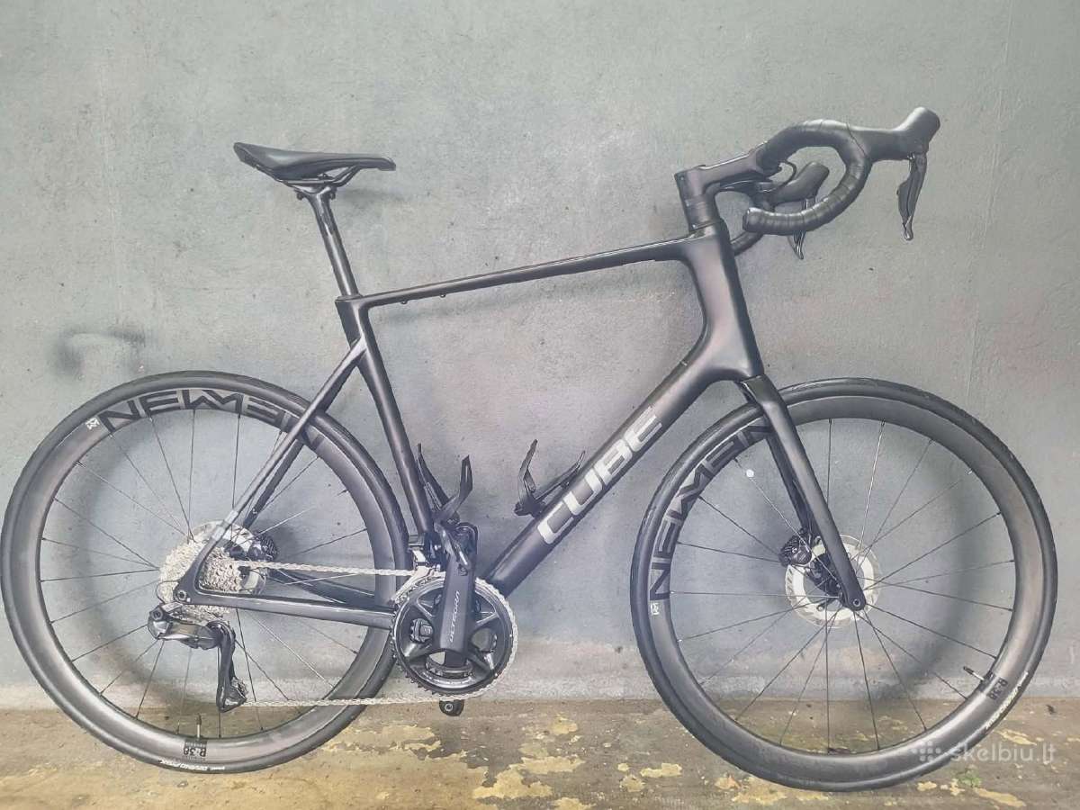 Cube Attain C:62 Slt carbon 2025m
