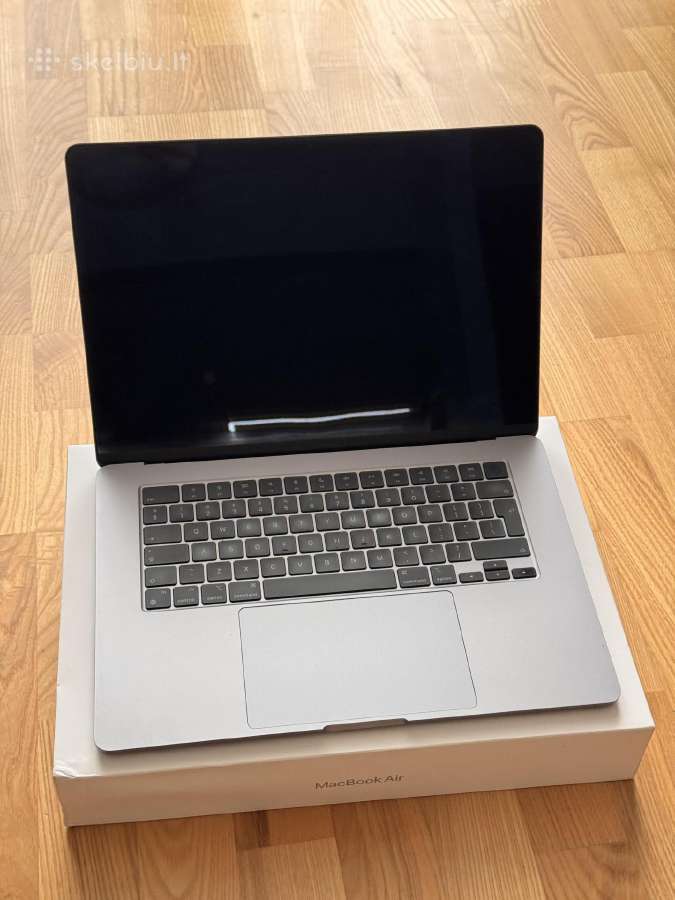 MacBook Air 15" M2, 8gb RAM, 256gb SSD, Space Gray