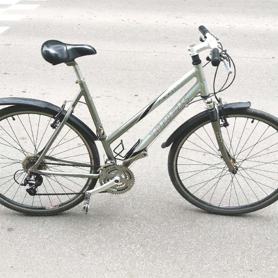 Trek 7300 Fx dviratis