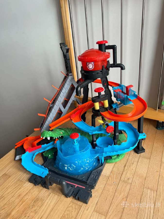 Hot Wheels trasa Krokodilo plovyklos spąstai Ftb67