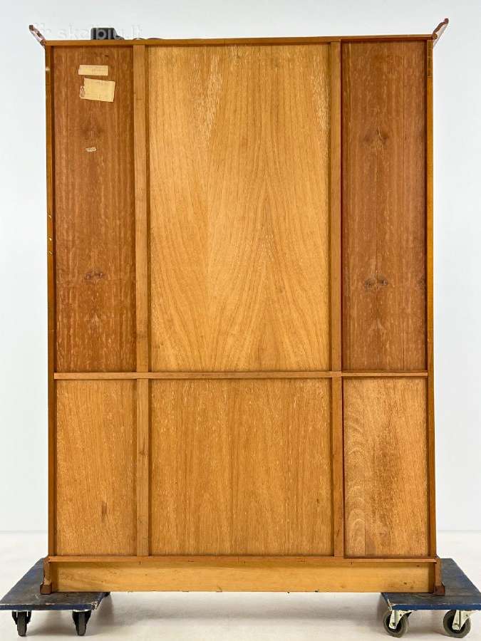 Klasikinio stiliaus raudonmedžio bufetas - nuotraukos Nr. 10
