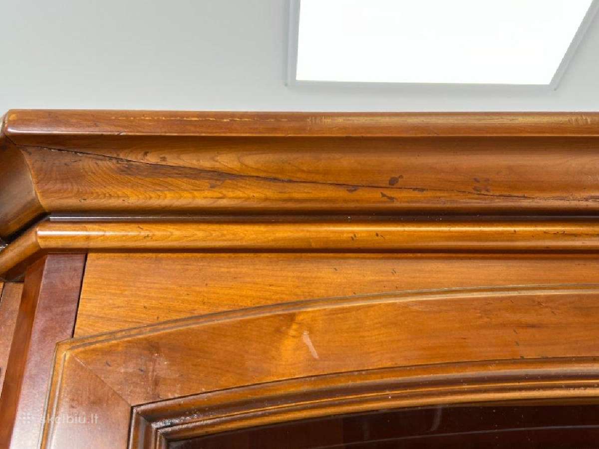 Klasikinio stiliaus raudonmedžio bufetas - nuotraukos Nr. 14
