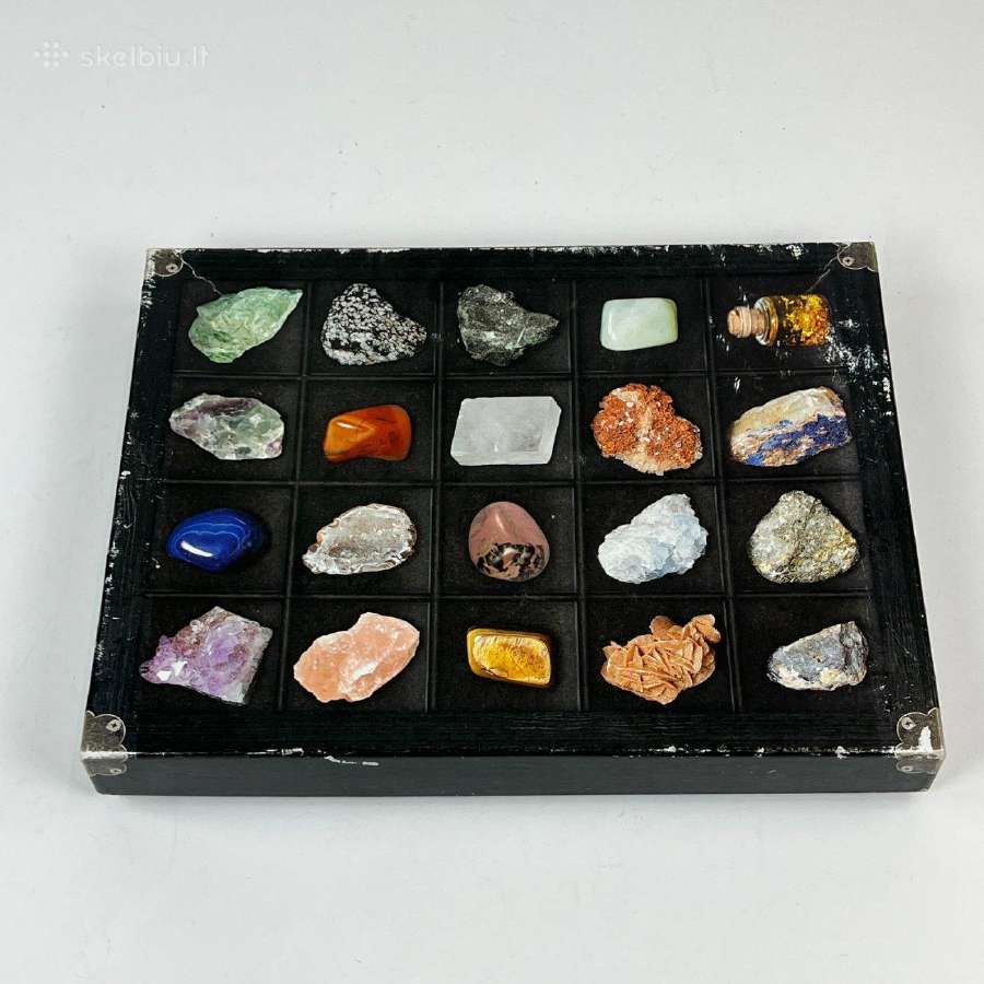 Mineralų kolekcija dėžutėje