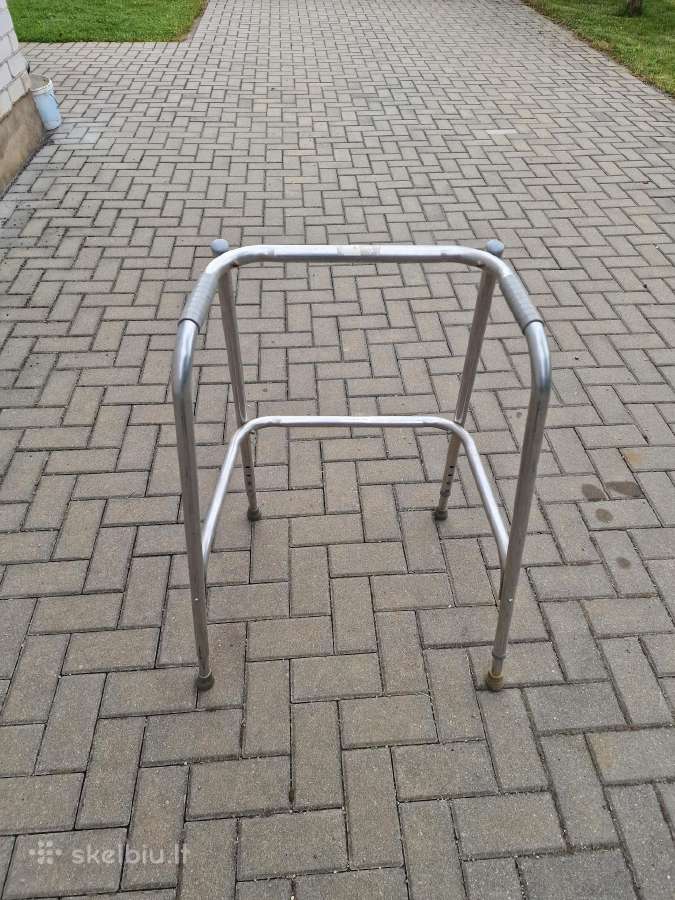 Parduodama vaikštynė senjorams
