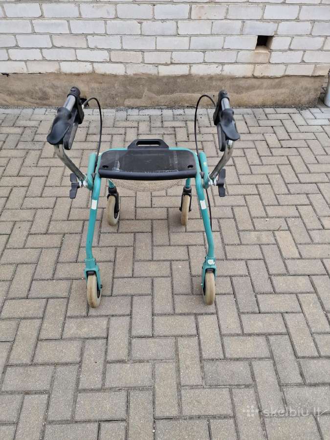 Parduoda vaikštynė su ratukais senjorams