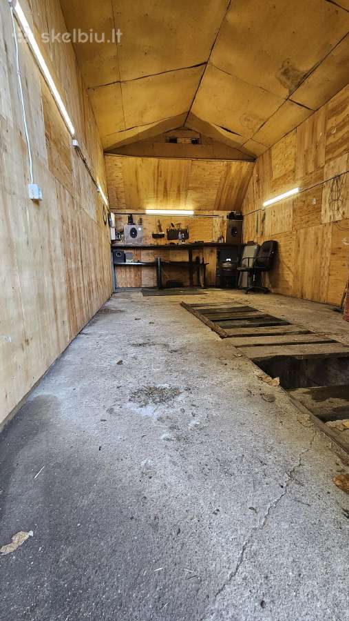 Išnuomoju garaža Pievu.g pečiukas,duobe, aukštos