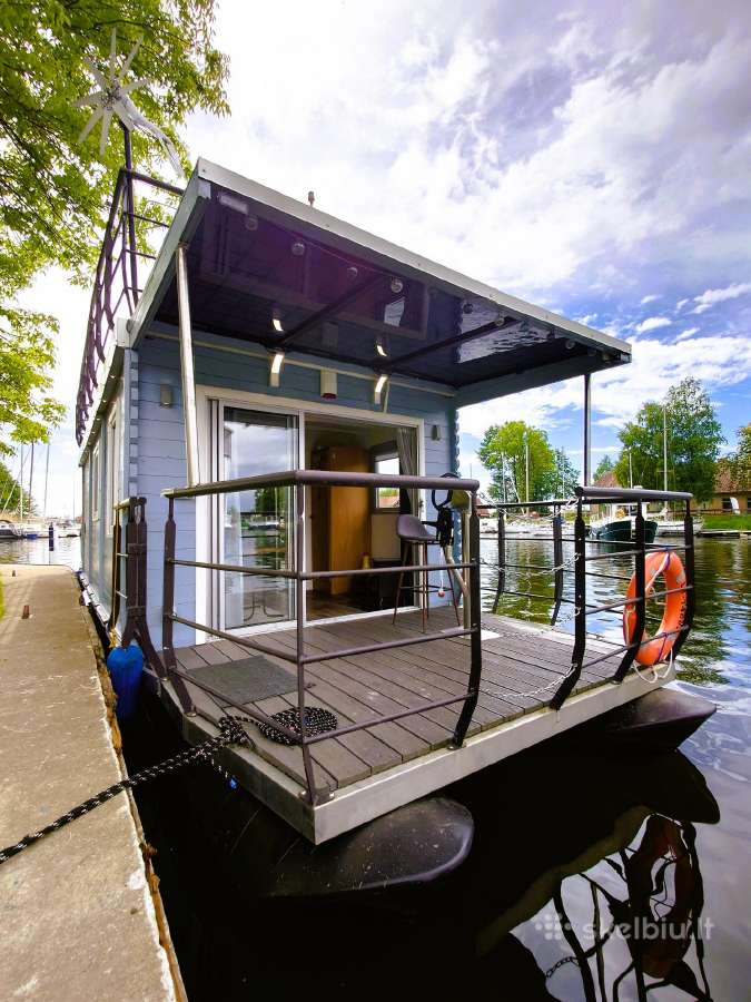 Pontoninis laivas - namas. Houseboat