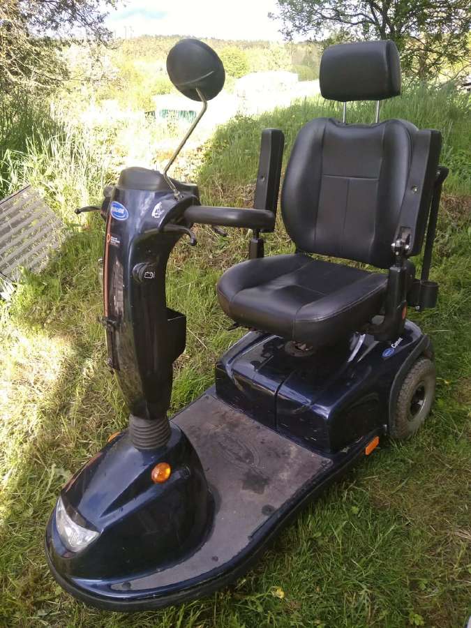 Parduoda mažai naudotą skuterį senjorams Invacare