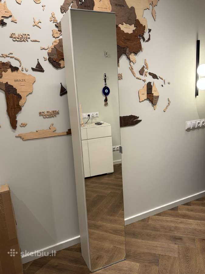 Aukšta pakabinama spintelė