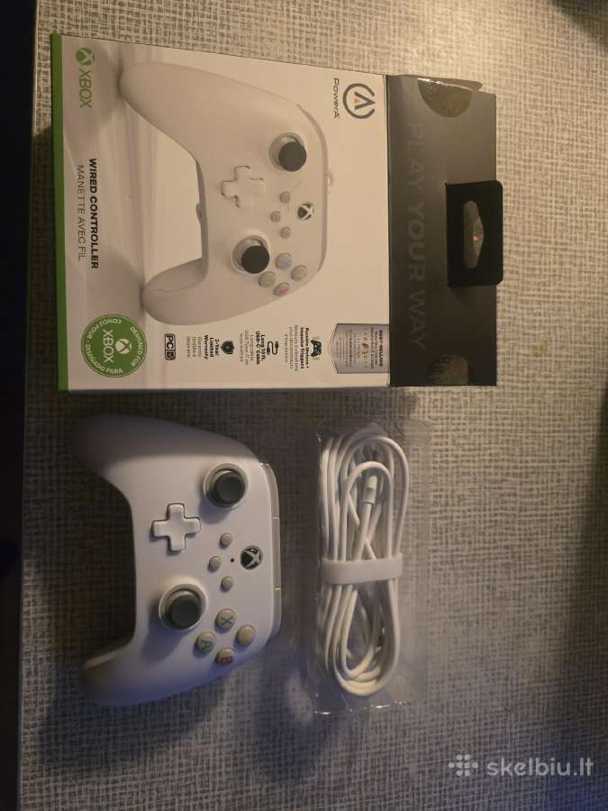 Parduodu naują laidinį „xbox“ valdiklį su 3 metrų