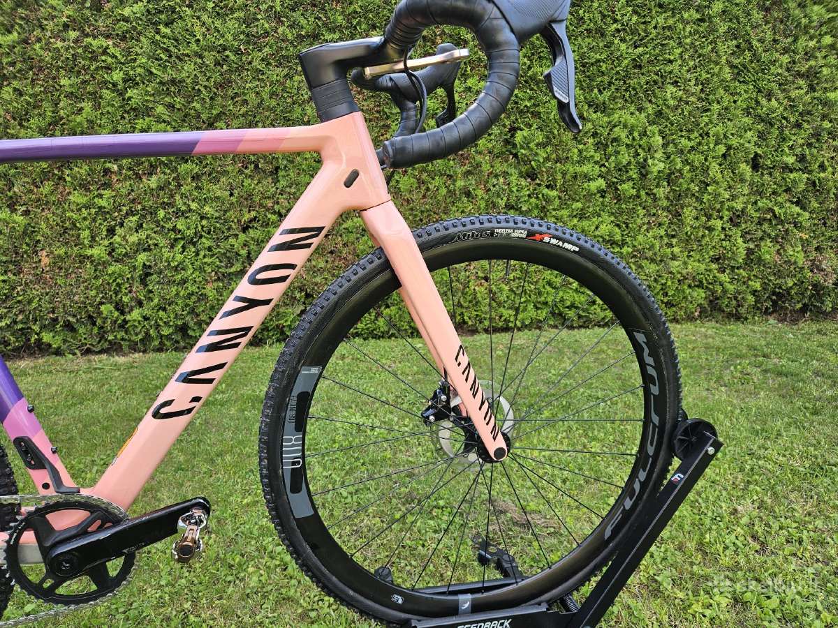 Canyon Inflite CF SL Sram Rival AXS