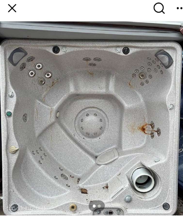 Lauko sūkurinė vonia jacuzzi