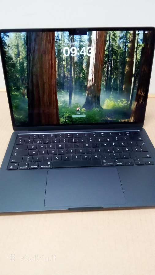 Apple MacBook Air 13 M2 8gb 256ssd su garantija