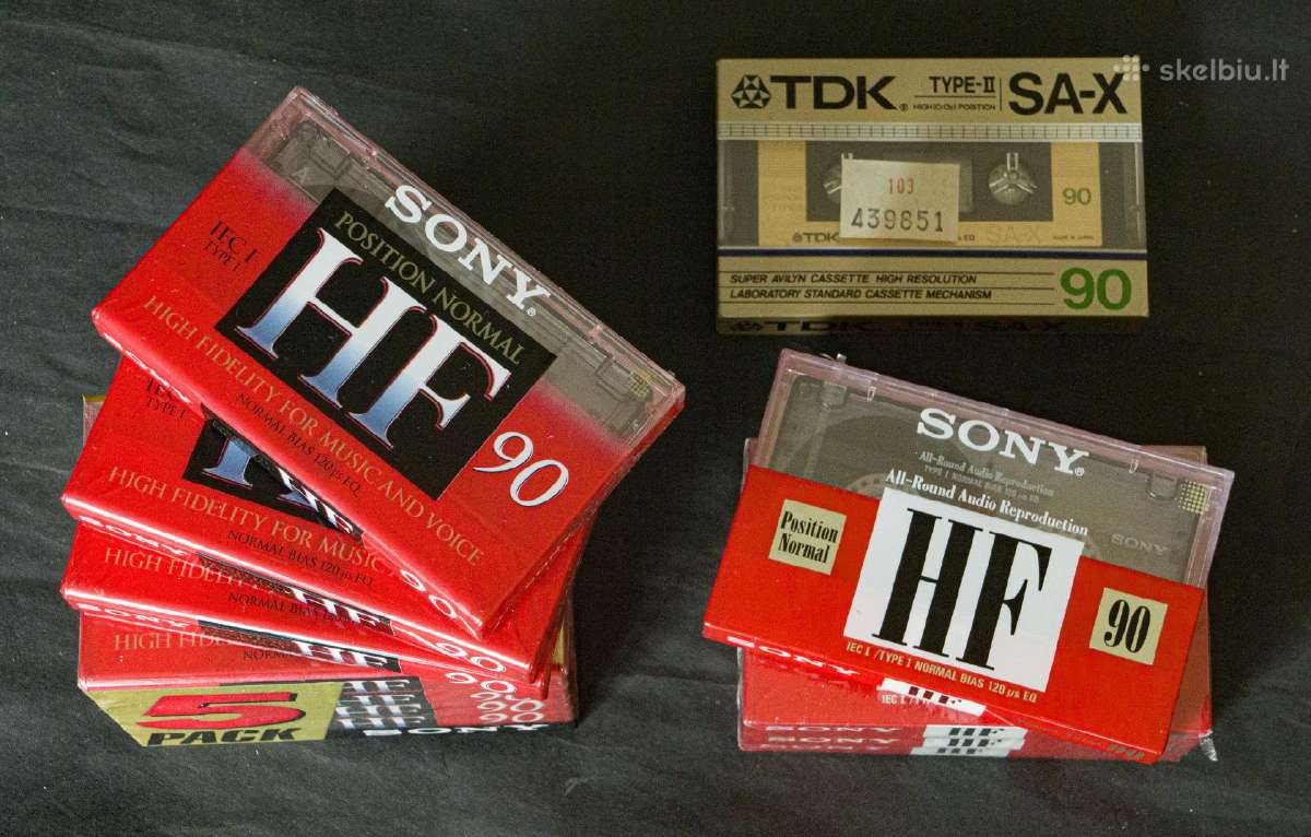 Naujos, neišpakuotos audio kasetės.