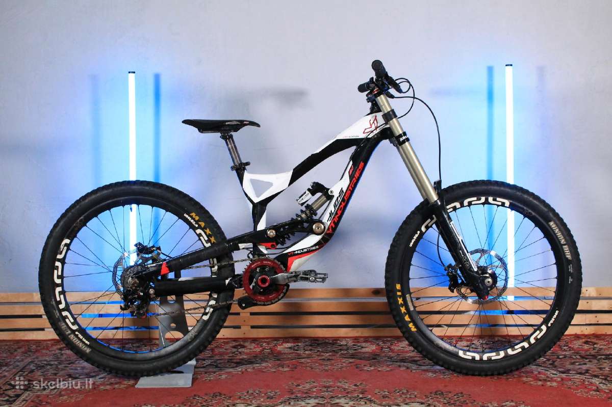 YT Tues Ltd Edition su garantija