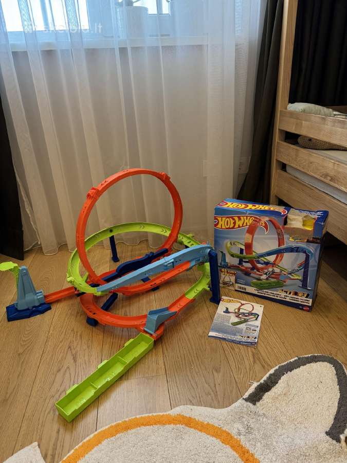 Didelė Hot Wheels trasa