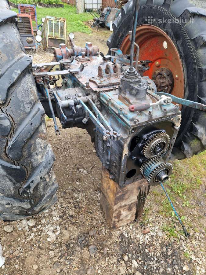 Mtz82 greiciu dėžė ir kitos dalys