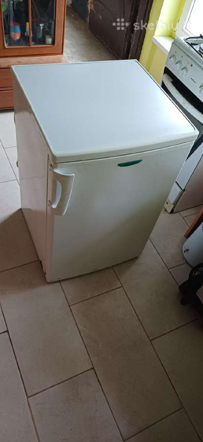 Šaldiklis keturių stalčių 30€