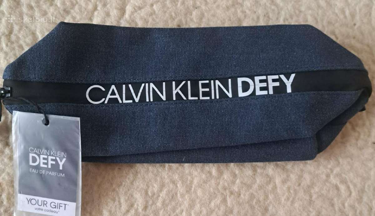 Calvin Klein Defy kosmetinė nauja.