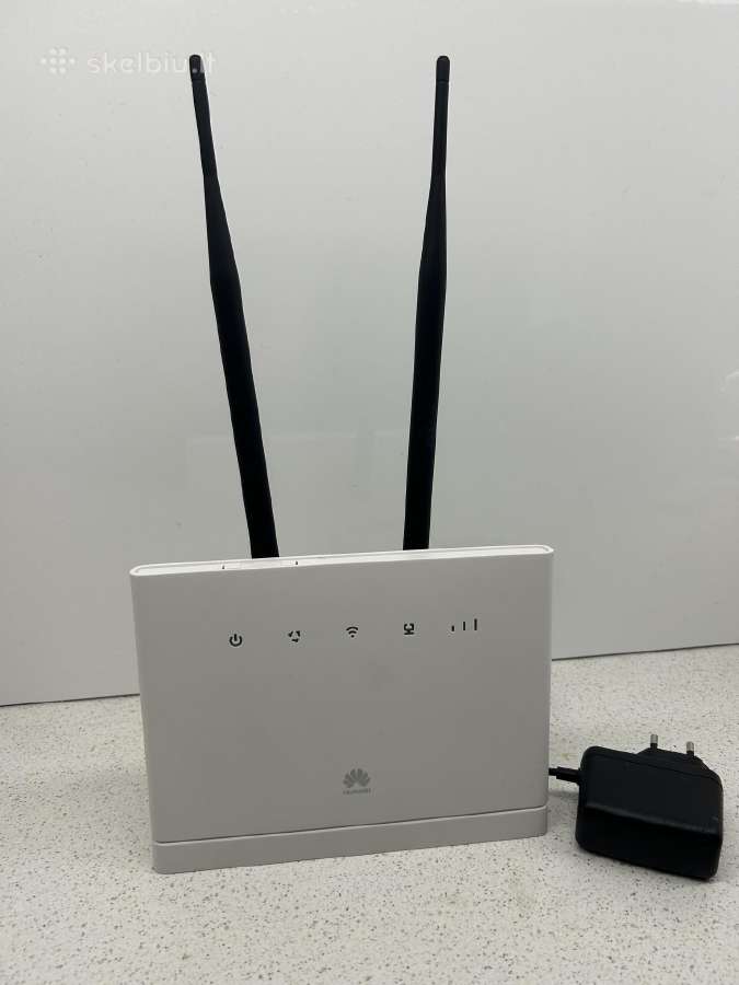 4G modemas Huawei B3515s-22 su antenomis