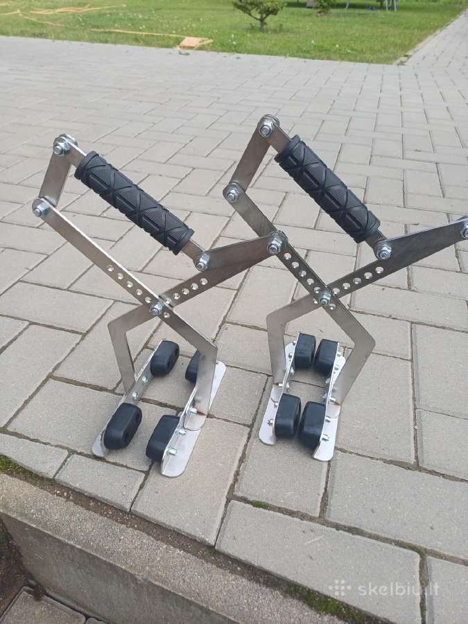 Betoniniu bortu,pamateliu nesimo irankis