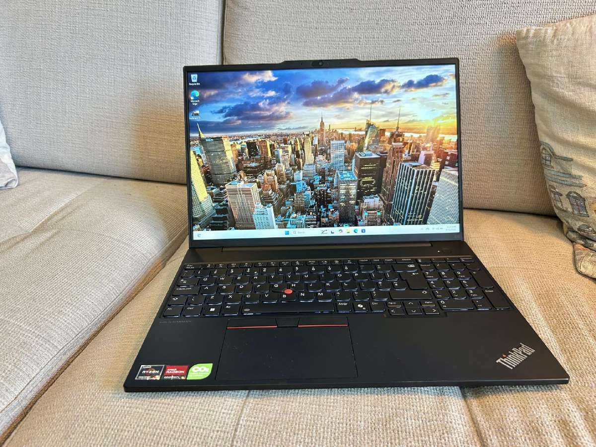 2025 metų Thinkpad E16 Gen 2, garantija