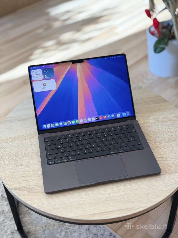Apple MacBook 14 Pro - M5, 24gb RAM, 1tb
