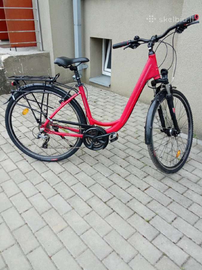 Moteriškas dviratis pakeistos naujos padangos
