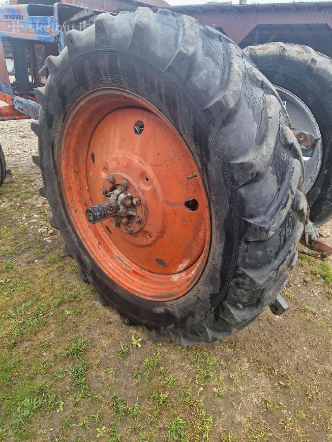 Mtz ratai 15,5 R38.13,6r38. Ir priekinis