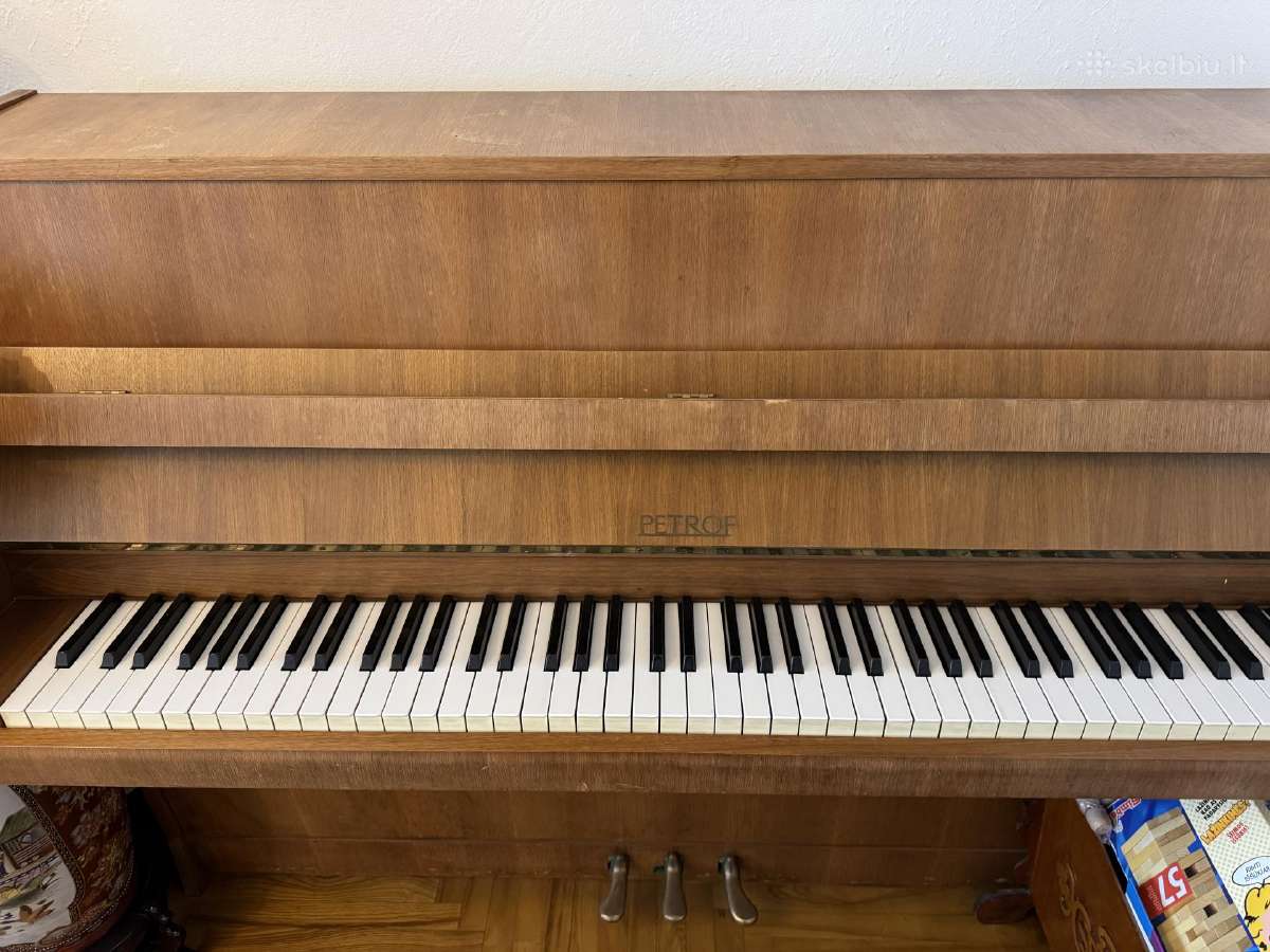 Petrof 355377 pianinas