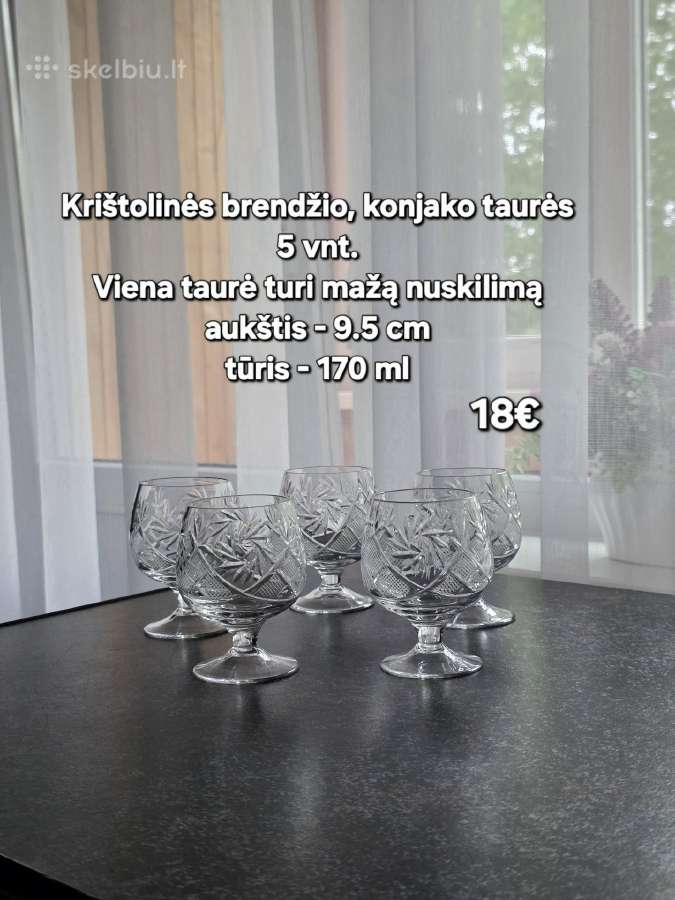Vintažinės krištolinės taurės brendžiui, konjakui