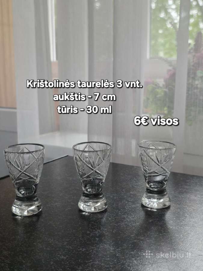 Vintažinės krištolinės taurelės 3 vnt.