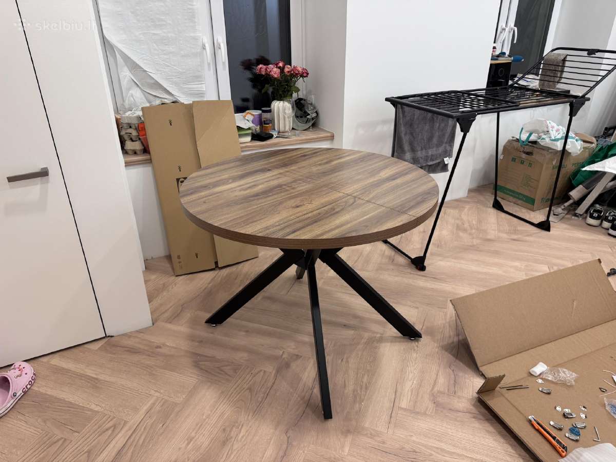 Stalas 100cm - 150cm
