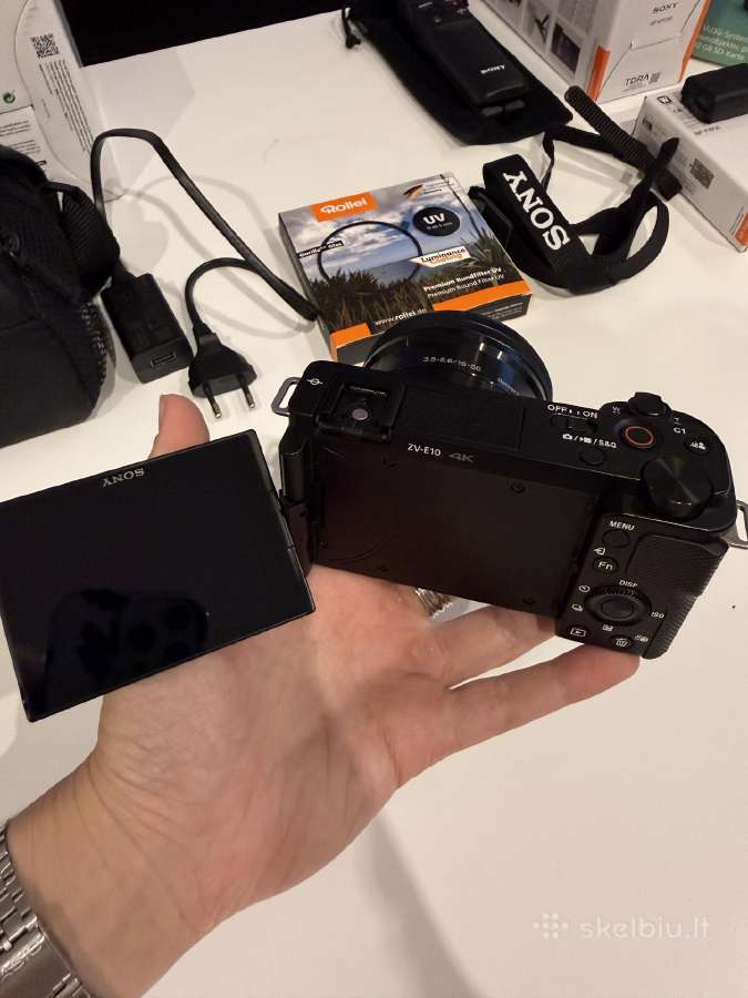 Parduodu labai geros būklės Sony Zv-e10 kamerą
