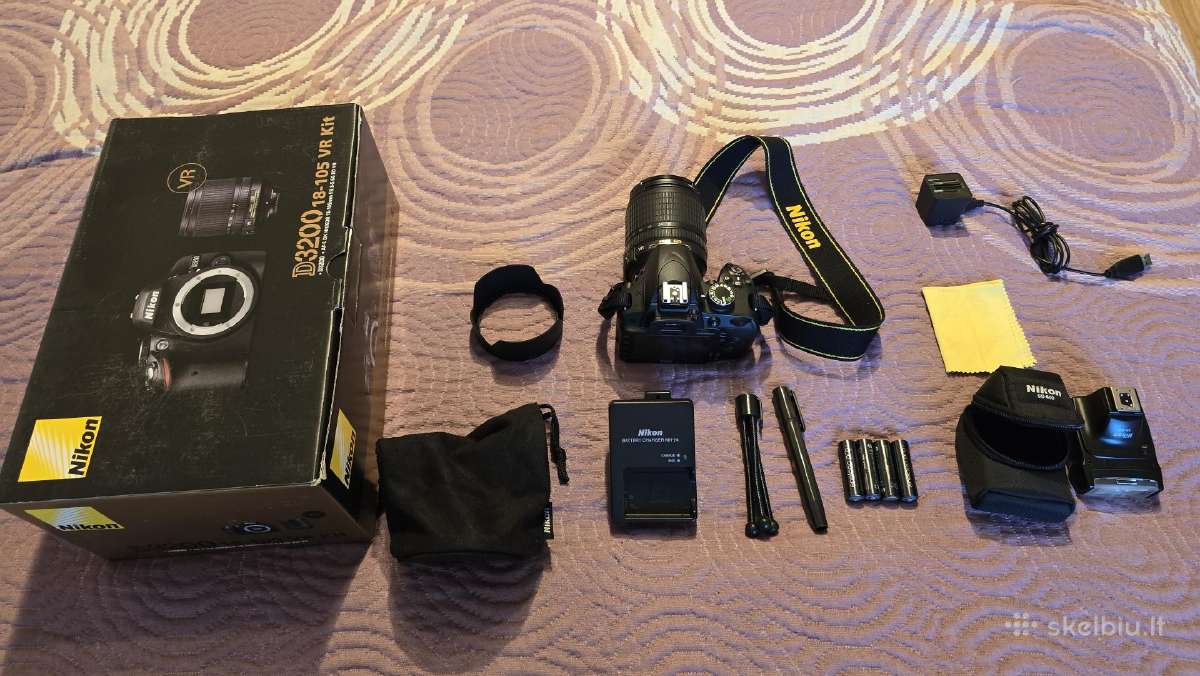 Idealios būklės Nikon D3200 su priedais