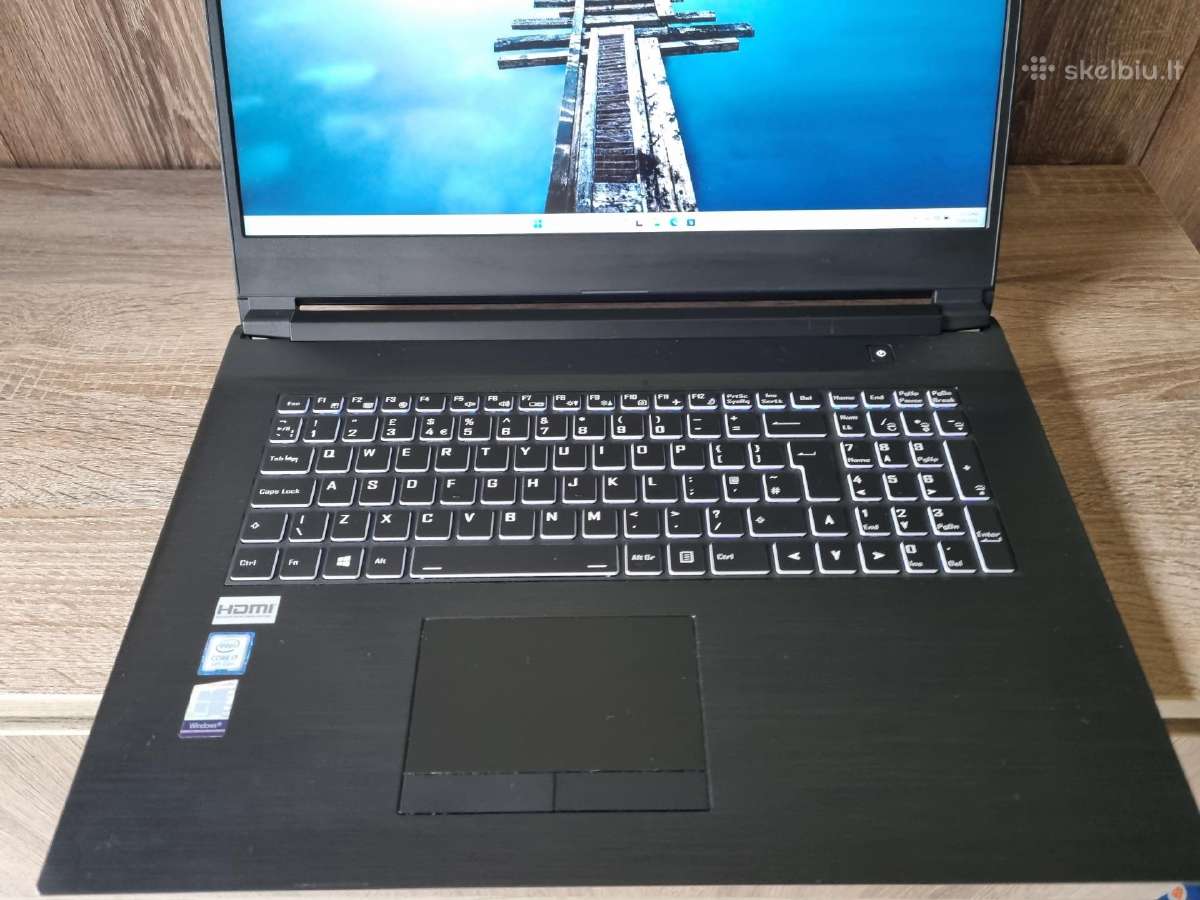 Clevo I7 512 Darbui 17,3 Fullhd
